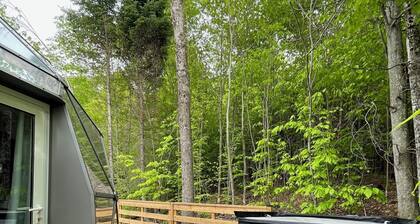 Bel Air Tremblant GLASS DOME : 1 LIT KING, JACUZZI, SAUNA - 385PI