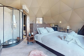 1 bedroom, iron/ironing board, free WiFi, bed sheets - Bel Air Tremblant GLASS DOME : 1 LIT KING, JACUZZI, SAUNA - 385PI (La Conception)
