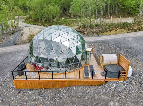Bel Air Tremblant SUPER GLASS DÔME: 1 LIT KING, JACUZZI, SAUNA-700PI