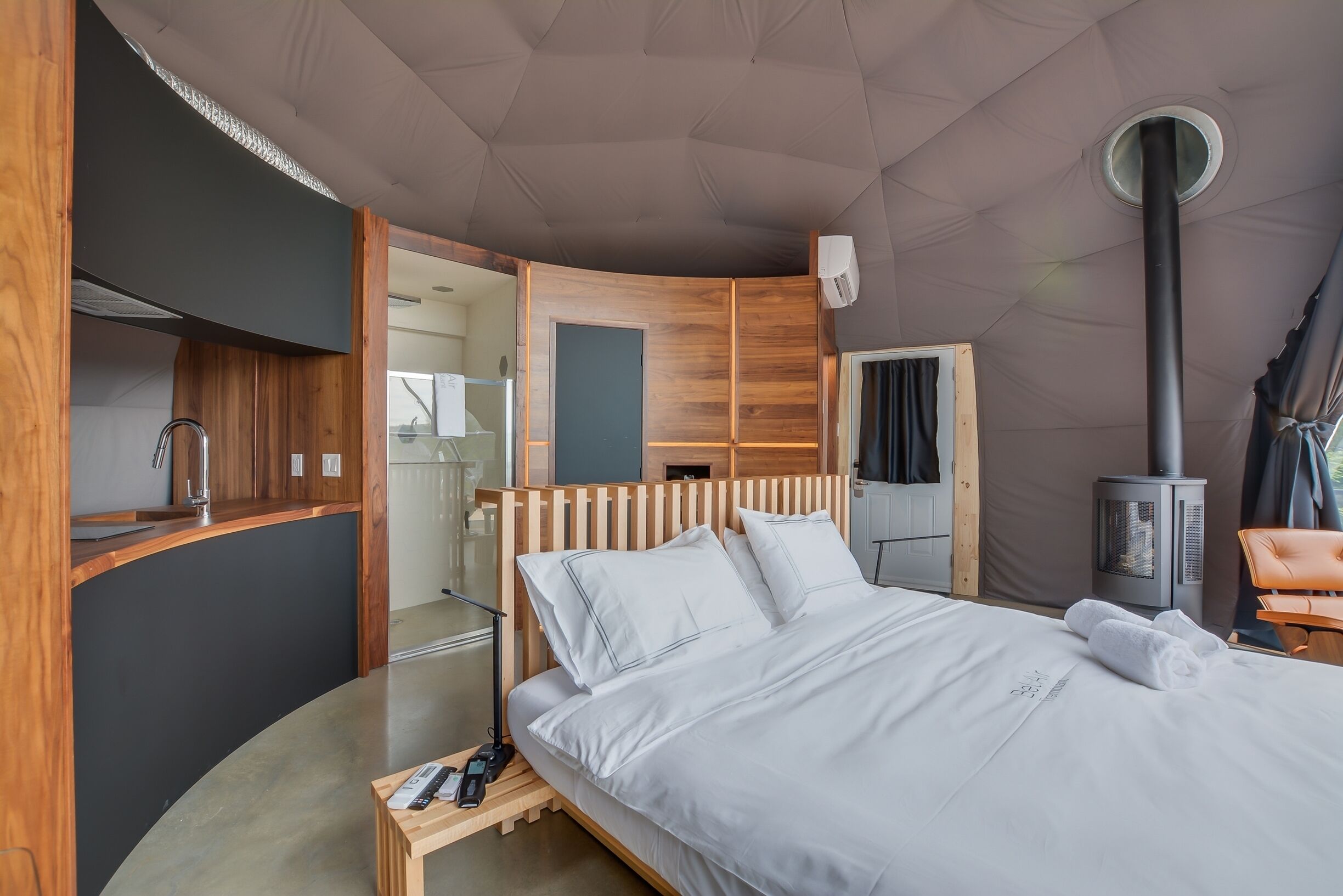 1 chambre, fer et planche à repasser, Wi-Fi gratuit, draps fournis