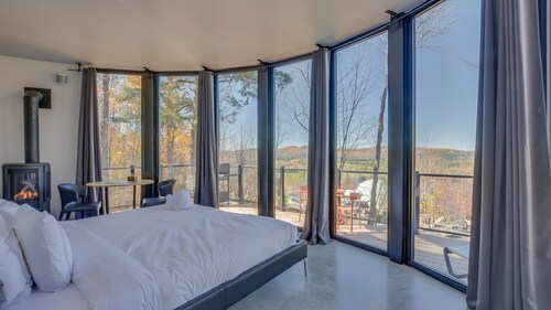 Bel Air Tremblant ROUND LOFT : 1 LIT KING, JACUZZI ET SAUNA