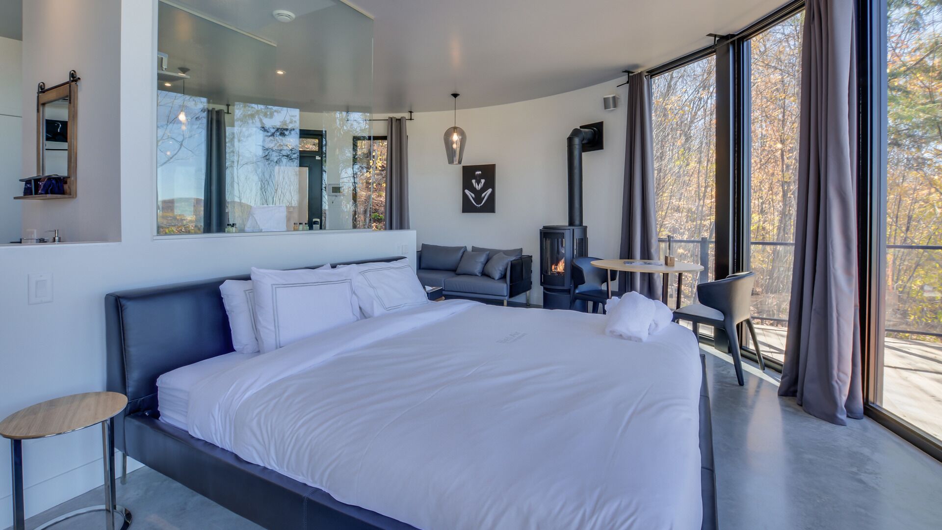 1 chambre, fer et planche à repasser, Wi-Fi gratuit, draps fournis