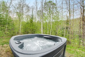 Outdoor spa tub - Bel Air Tremblant MONARQUE : 2 CHAMBRES, JACUZZI (La Conception)