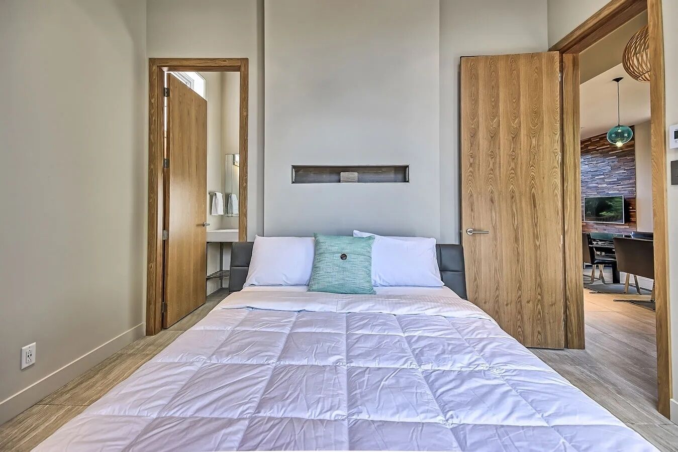 3 chambres, fer et planche à repasser, Wi-Fi gratuit, draps fournis