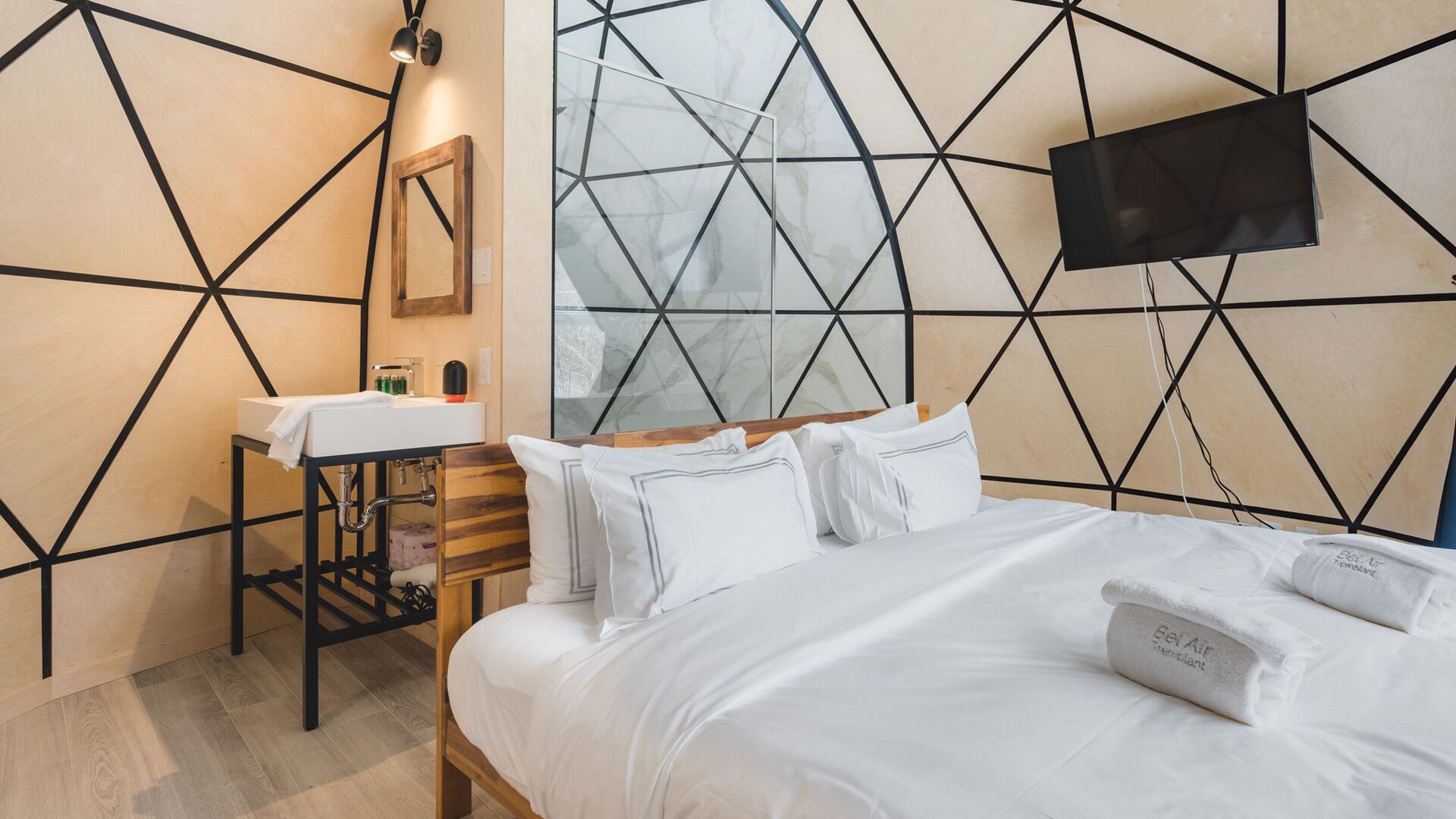 1 chambre, fer et planche à repasser, Wi-Fi gratuit, draps fournis