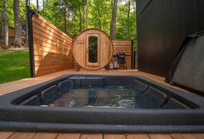 Tina de hidromasaje al aire libre