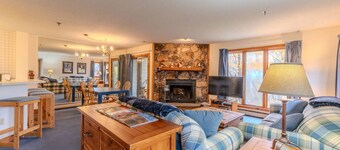 Stratton walk on/off, walk to food/drink, fireplace