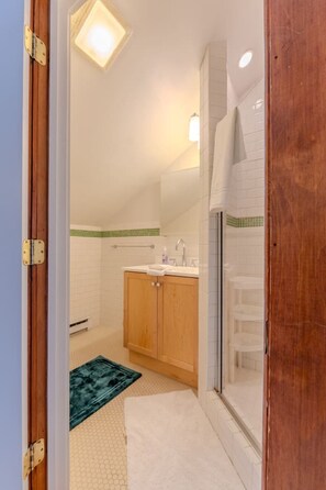 Hair dryer, towels - POOL! Ski/walk on/off, King beds, Hot Tub (Stratton)