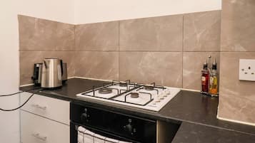 Cookware/dishes/utensils