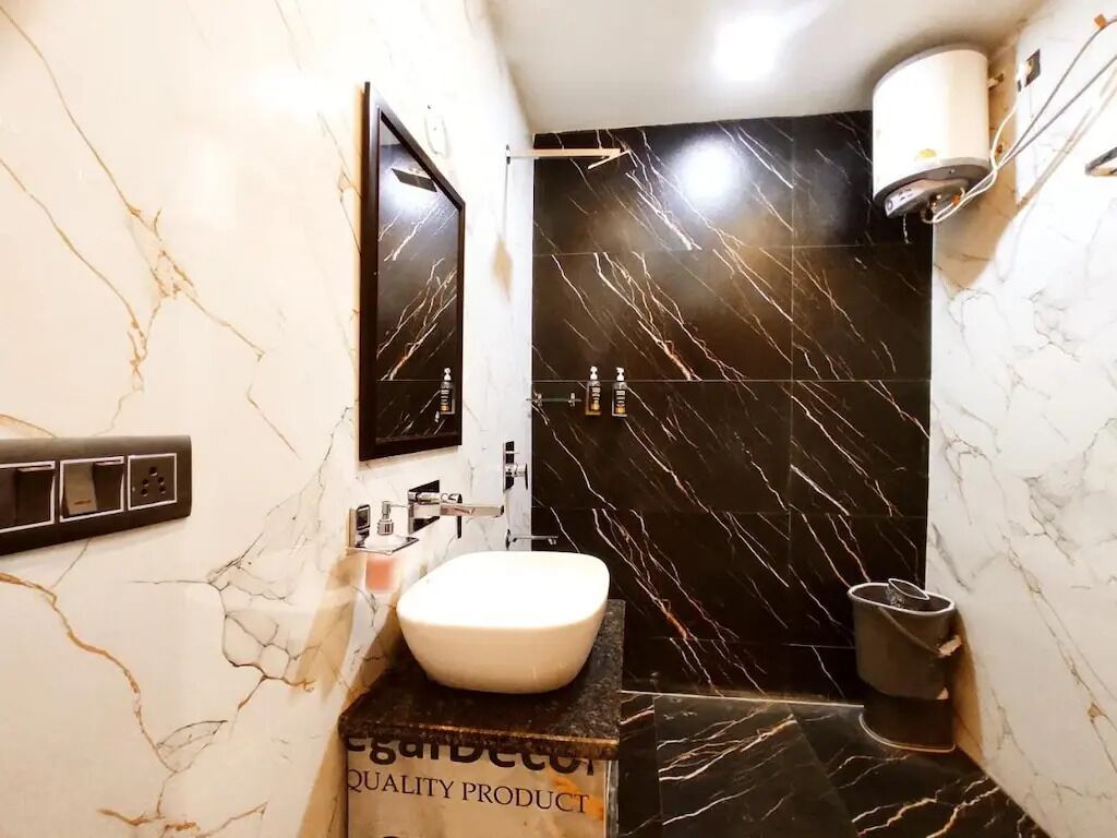 Shower, towels, soap, shampoo