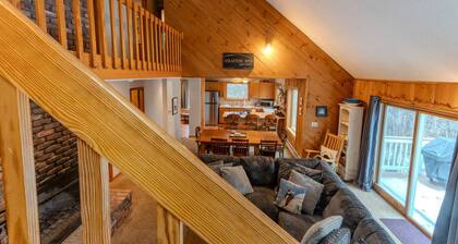 Stratton; 8 min. King beds, fire place, dogs ok!