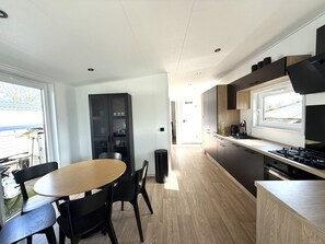 Fridge, oven, coffee/tea maker, electric kettle - Beach Resort Kamperland - 151 (Kamperland)