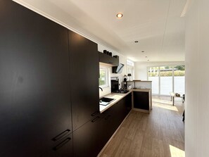 Fridge, oven, coffee/tea maker, electric kettle - Beach Resort Kamperland - 151 (Kamperland)