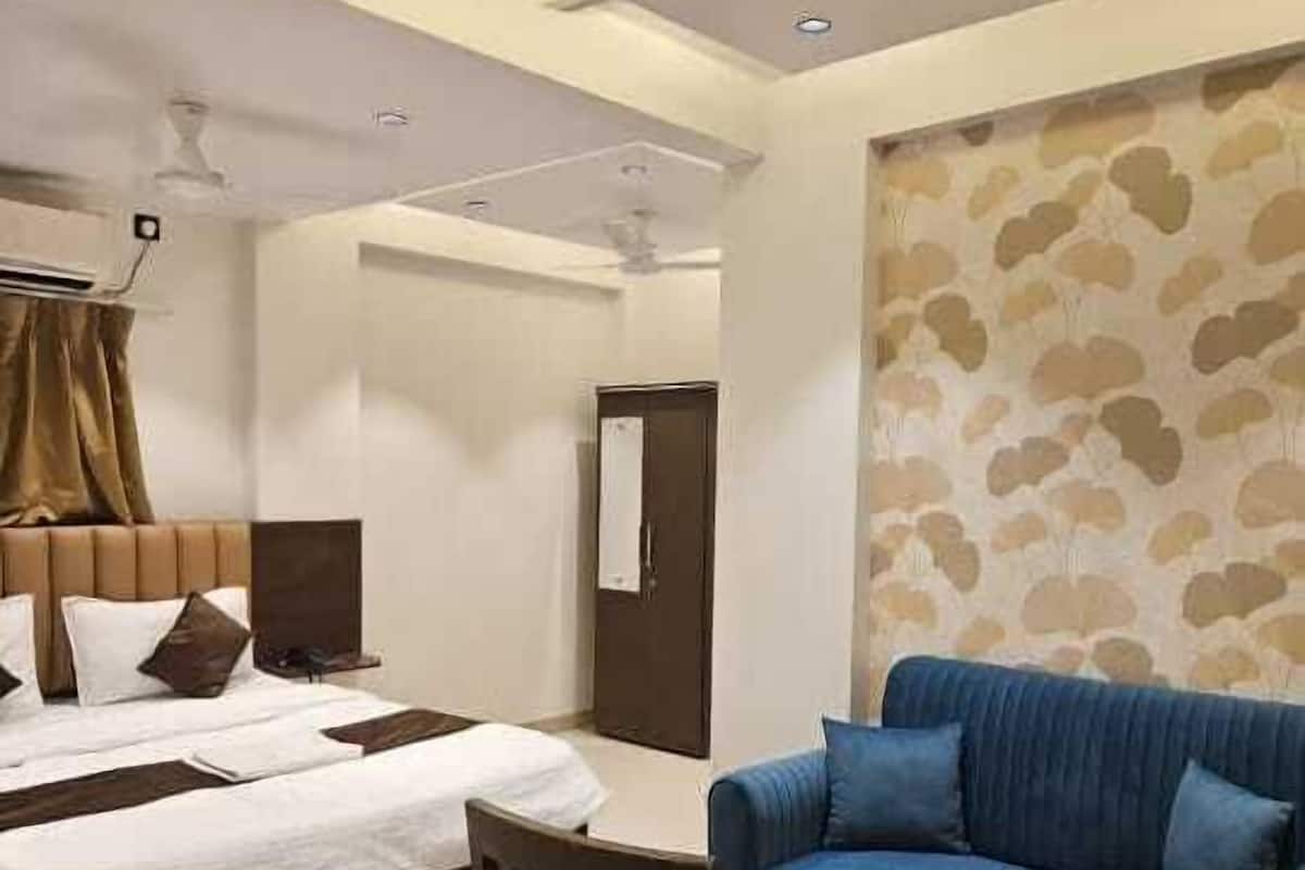 Deluxe Double Room, City View