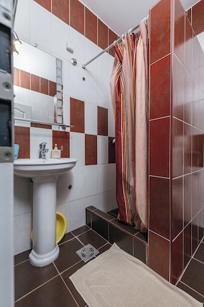 Economy Studio, Terrace, Garden View | Bathroom - Apartments Nada (Petrovac)