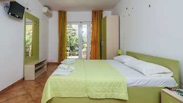 Basic Double Room, Balcony, Partial Sea View