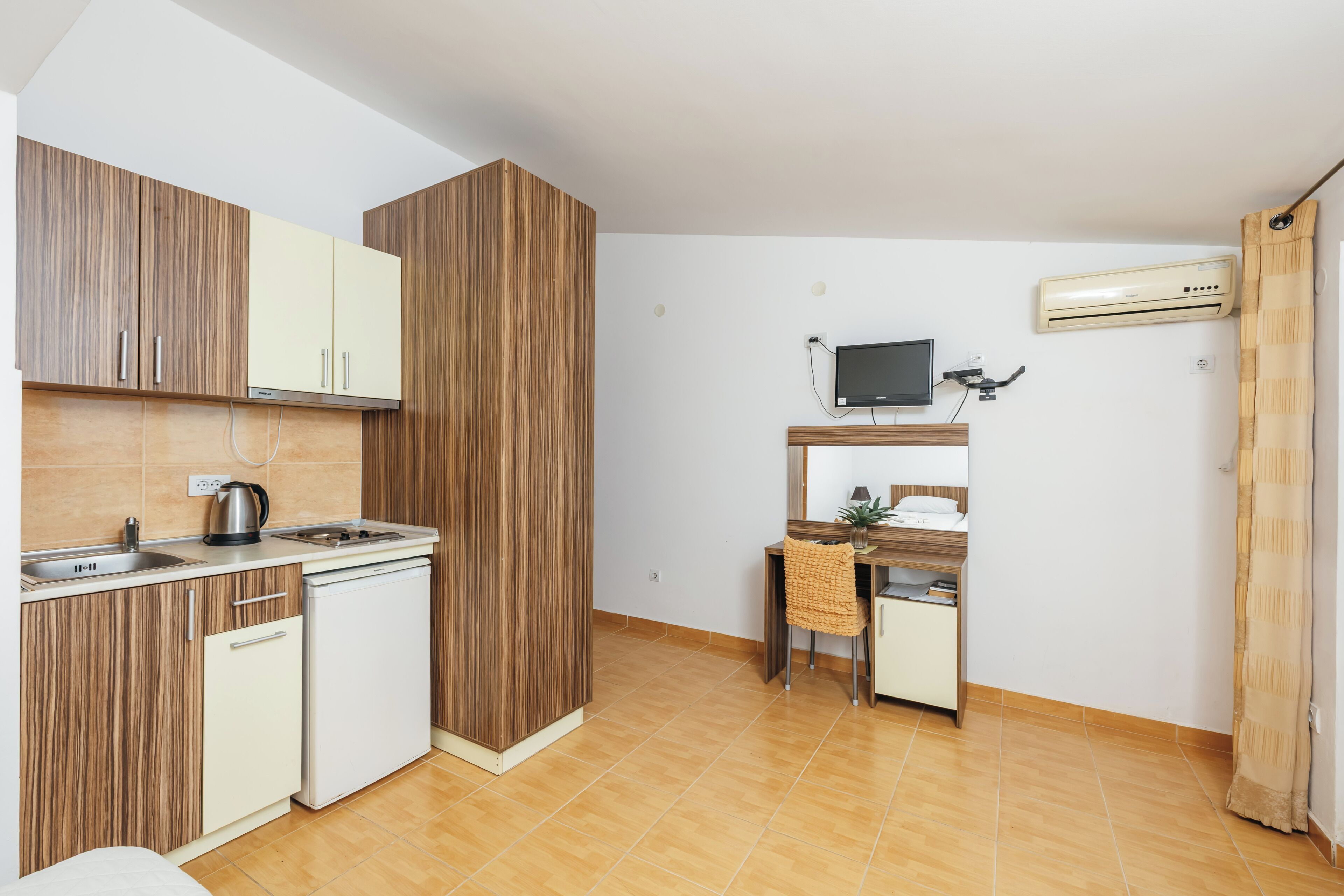 Standard Studio, Balcony, Sea View | Private kitchen | Mini-fridge