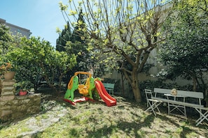Garden - Apartments Nada (Petrovac)