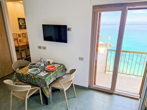 Dining - Alexandr Aurora House (Pizzo)
