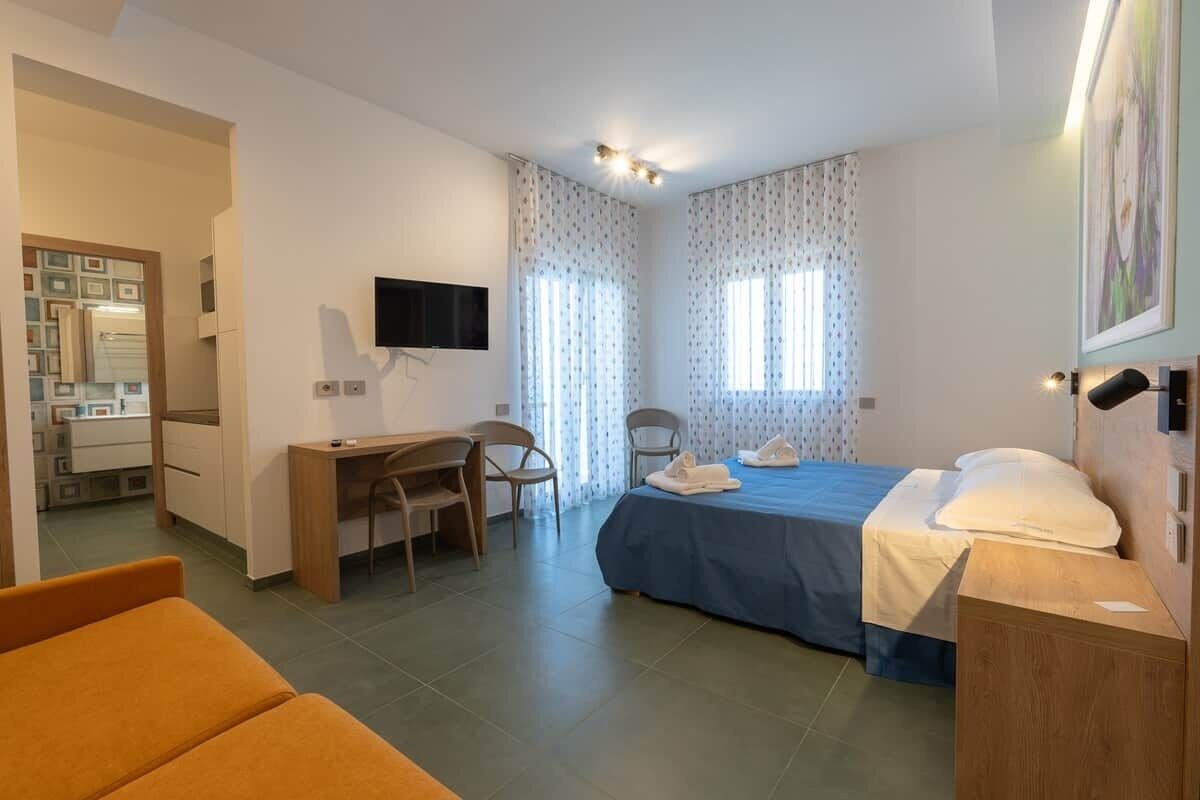 1 bedroom, in-room safe