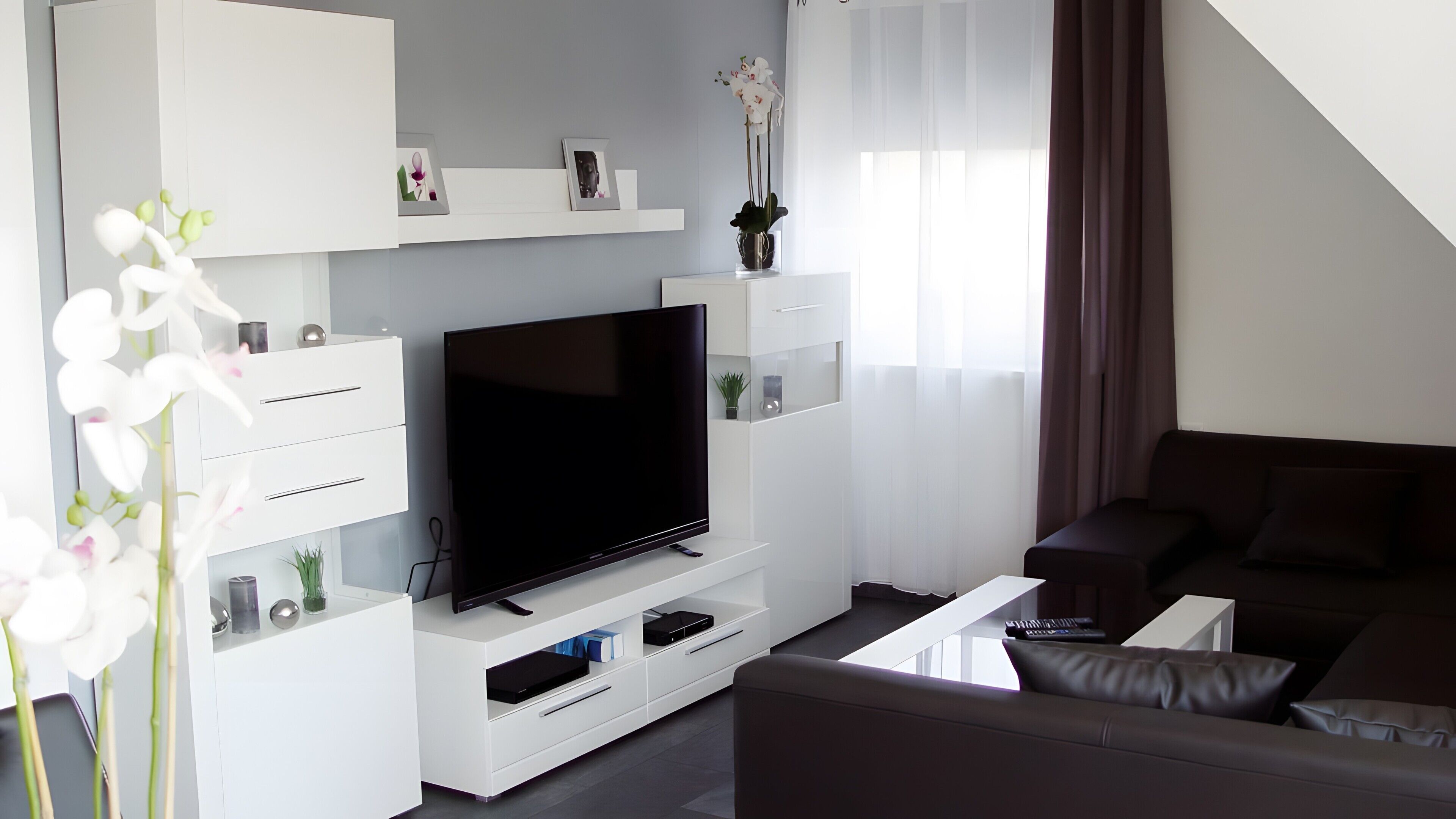 Télévision, lecteur de DVD, chaîne hi-fi