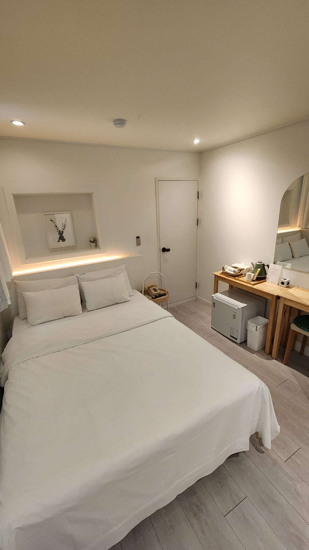 Blackout curtains, soundproofing, iron/ironing board, free WiFi