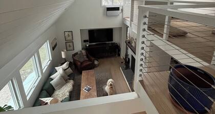 5-bedroom lake home house in peaceful Monterey. Pet friendly. Fenced in yard