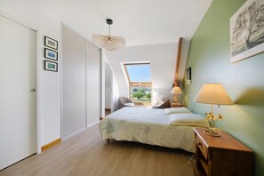1 bedroom, WiFi, bed sheets - Faites Champêtre Guest Room with Shared Garden and Wi-Fi (Huisnes-sur-Mer)