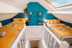 Room - Blue Lagoon Retreat Escape | Free Parking | 16PPL (Sheffield)