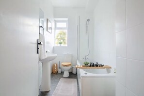 Bathroom - Blue Lagoon Retreat Escape | Free Parking | 16PPL (Sheffield)