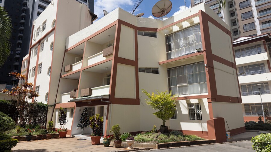 Gemina Court