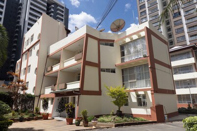 Gemina Court