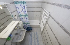Shower, hair dryer, towels, toilet paper - Petra Sea View Apartment 4 (Kampor)