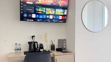 Superior Double or Twin Room, Private Bathroom | Interior