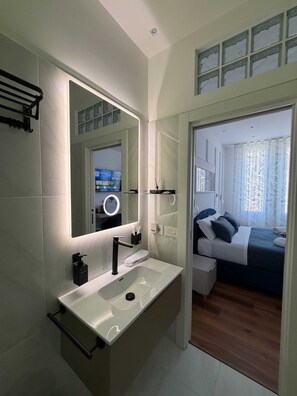 Kamar Double atau Twin Mewah, kamar mandi pribadi | Kamar mandi | Pengering rambut, sandal, handuk, dan sabun