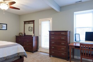 3 bedrooms, desk, iron/ironing board, travel crib