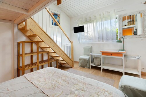 La Caravelle - Courteline Guest Room with Shared Terrace and Wi-Fi
