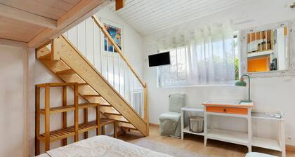 La Caravelle - Courteline Guest Room with Shared Terrace and Wi-Fi