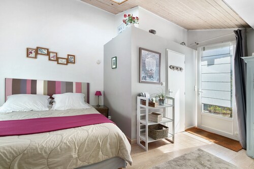 Gästezimmer Jules Verne - Courteline mit gemeinsamer Terrasse und WLAN