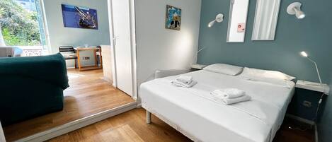 Iron/ironing board, free WiFi, bed sheets
