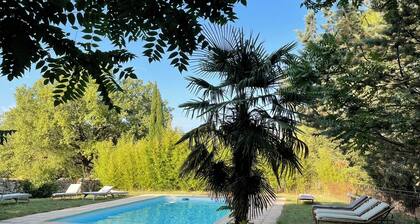 18th century farmhouse in the heart of Provence