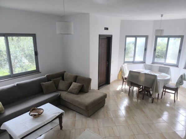Living area - Exclusive villa with garden and breathtaking panoramic views over Shengjin (Shëngjin)