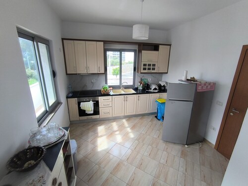 Exklusive Villa mit Garten und atemberaubendem Panoramablick über Shengjin