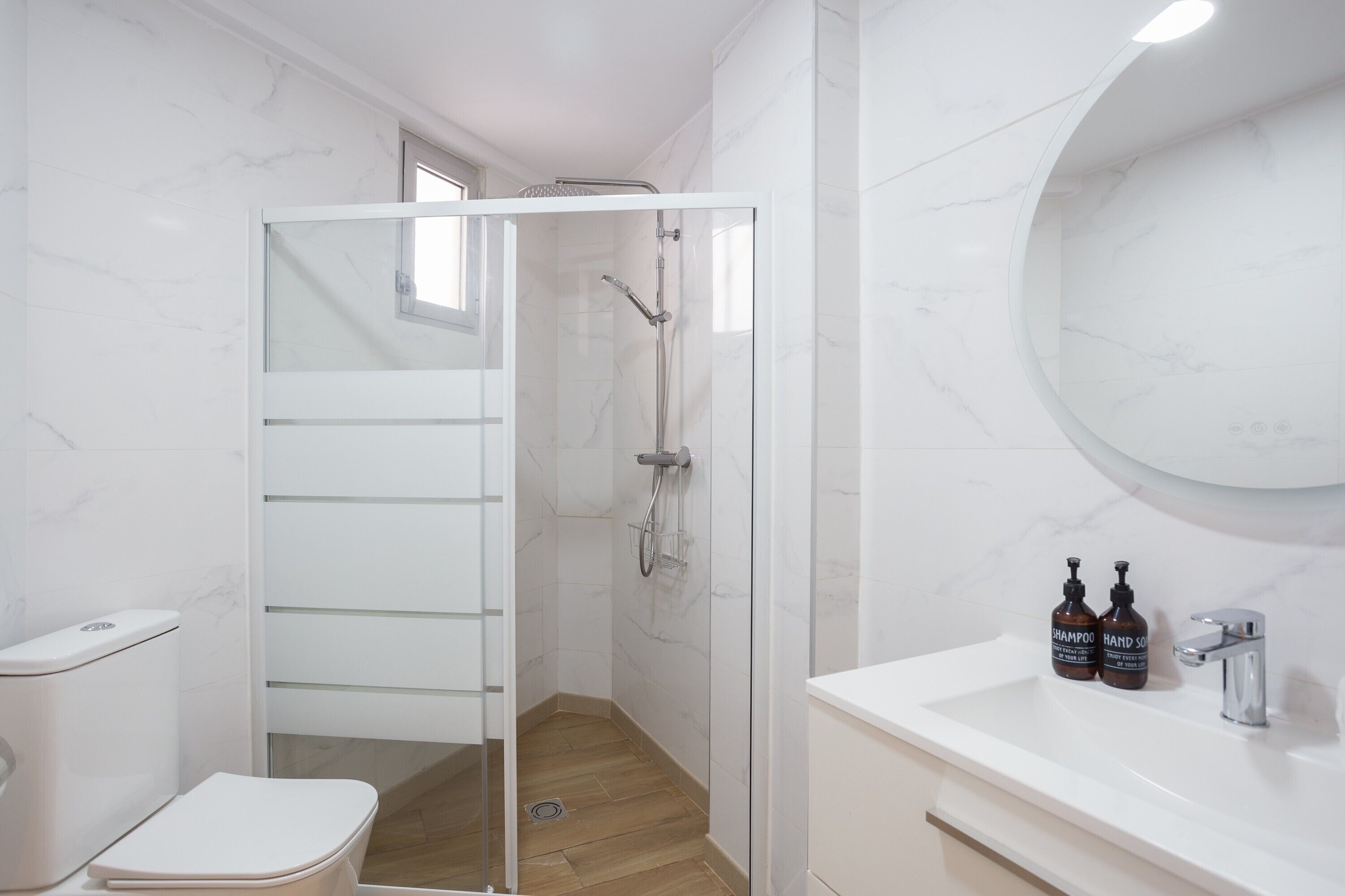 Shower, towels