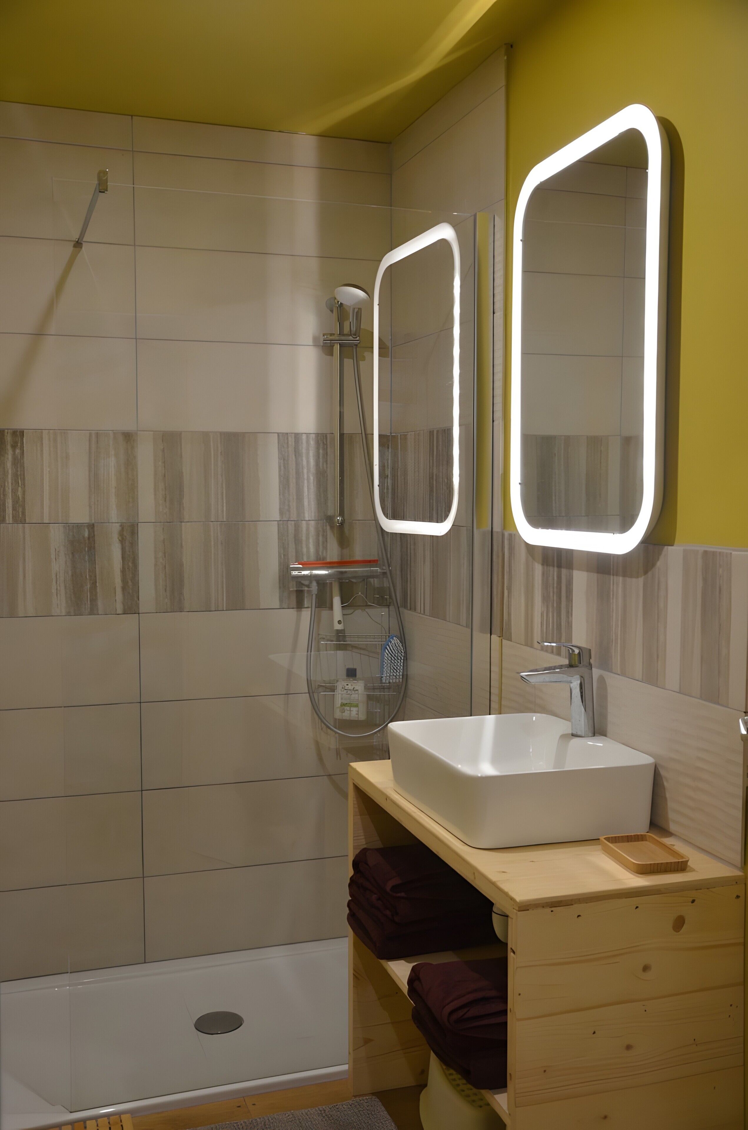 Shower, towels