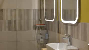 Shower, towels