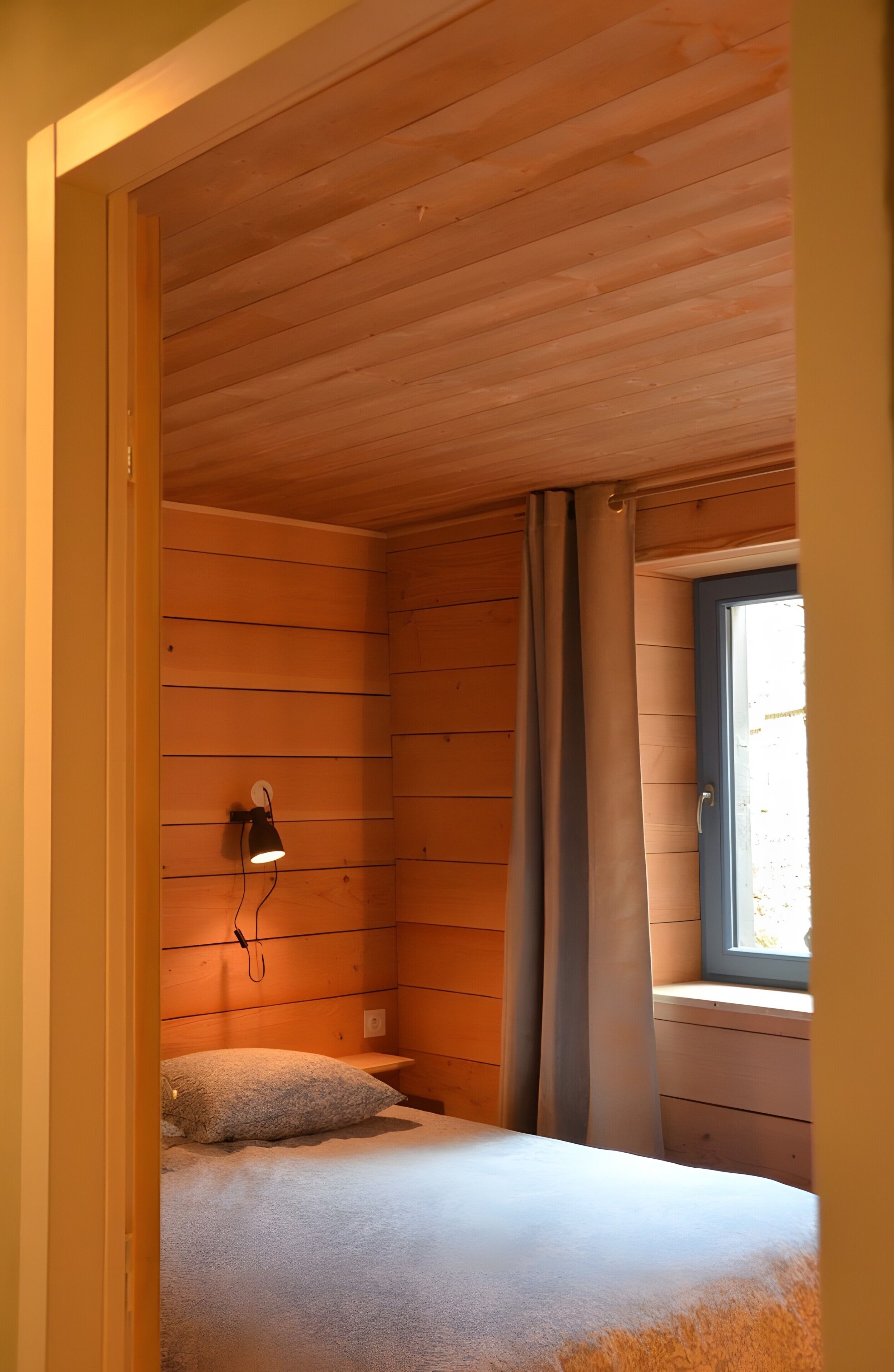 2 bedrooms, bed sheets