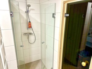 Dusche, Whirlpool, Haartrockner