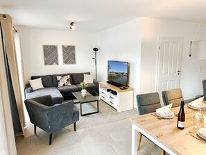 TV connectée, jeux vidéo, livres, chaîne hi-fi