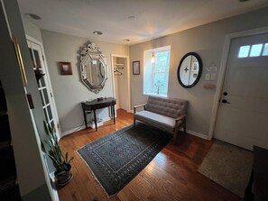Interior - 3-bedroom house in beautiful Manayunk with cool AC breeze (Philadelphia)